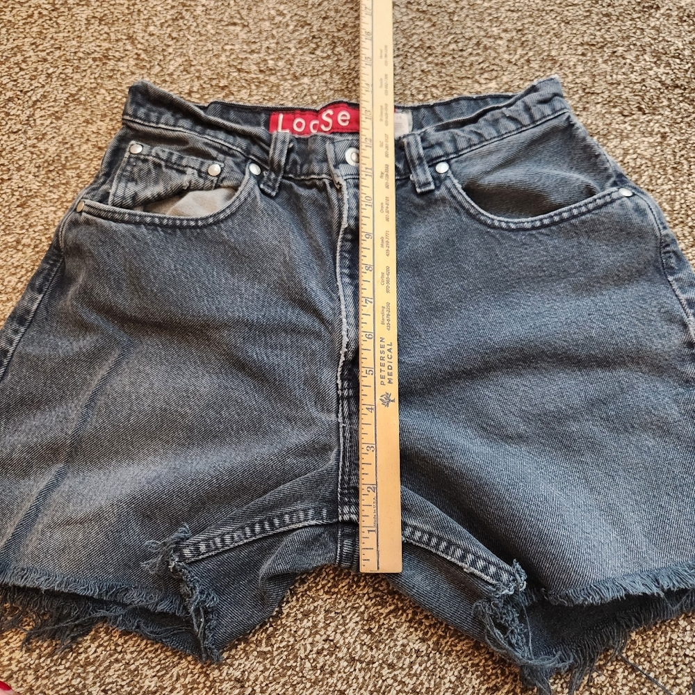 Vintage Levi Loose Silver Tab Jean Shorts Size 9/10 - Picture 6 of 6